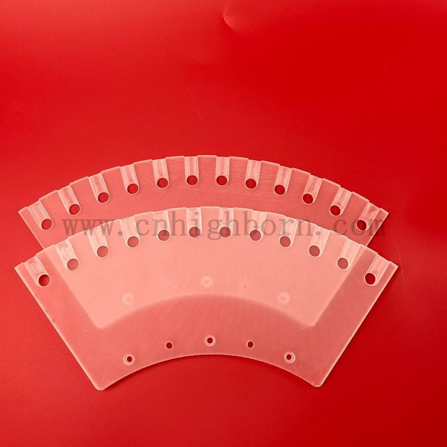  UV定制的JGS2融合二氧化硅透明钻孔石英板