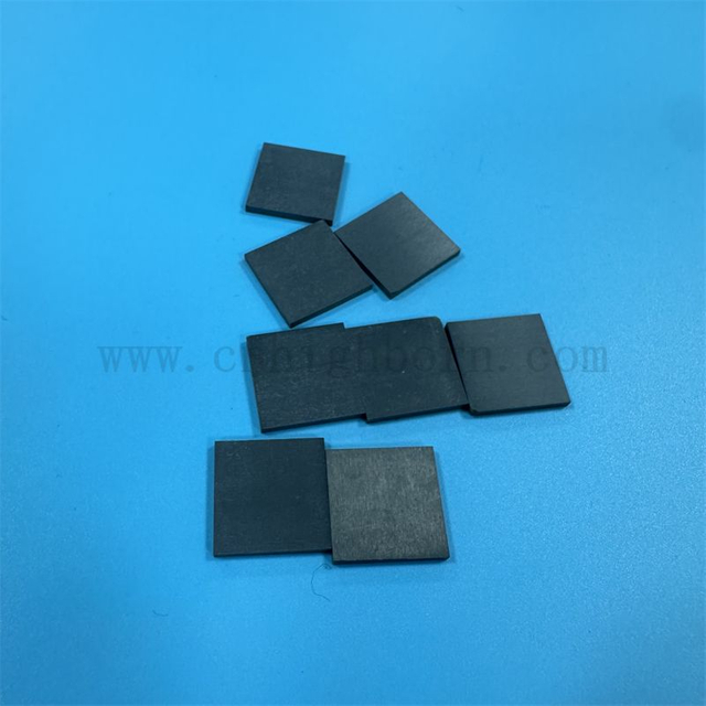 定制的黑色氧化锆不规则板零件绝缘子ZRO2陶瓷板