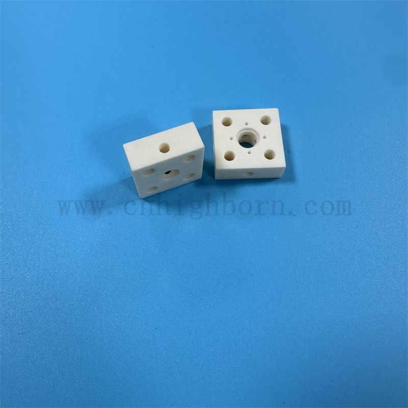 绝缘氧化铝不规则块耐磨99牛奶白色AL2O3陶瓷部分